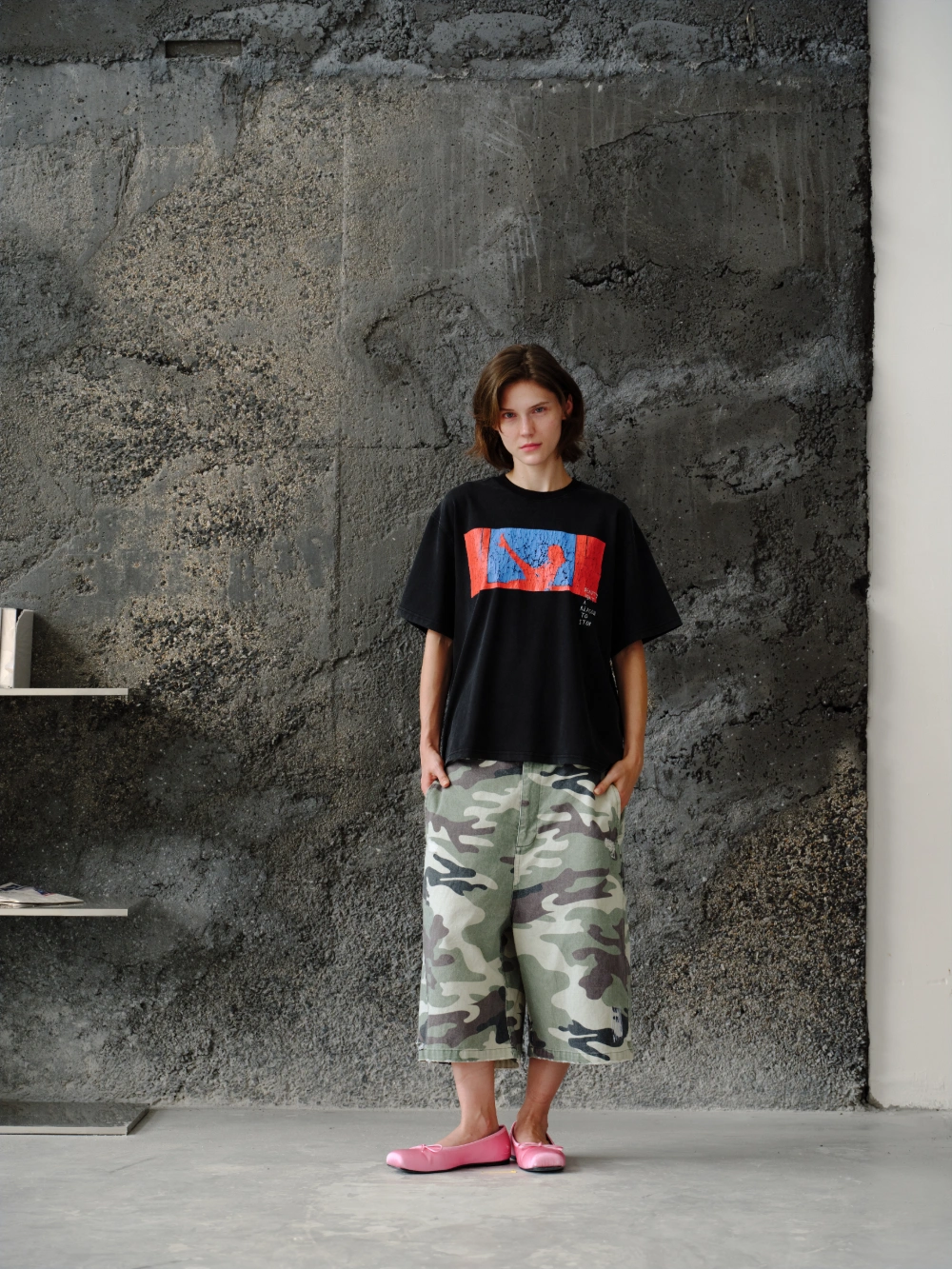Cabaret Short Sleeve Tee Black - Image 5