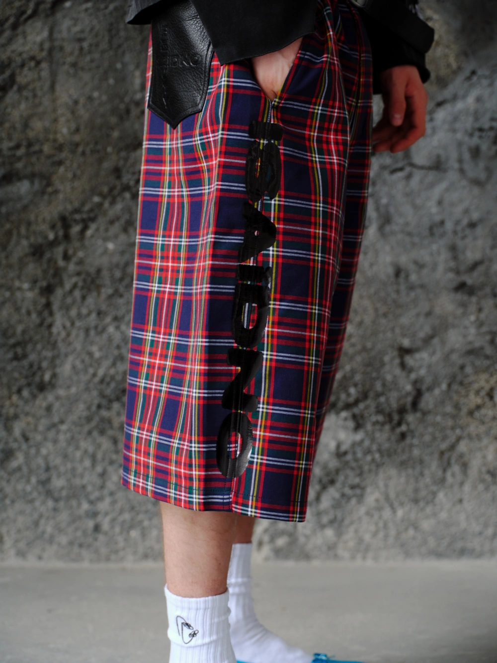 Reason Tartan Cropped Pants - Image 9